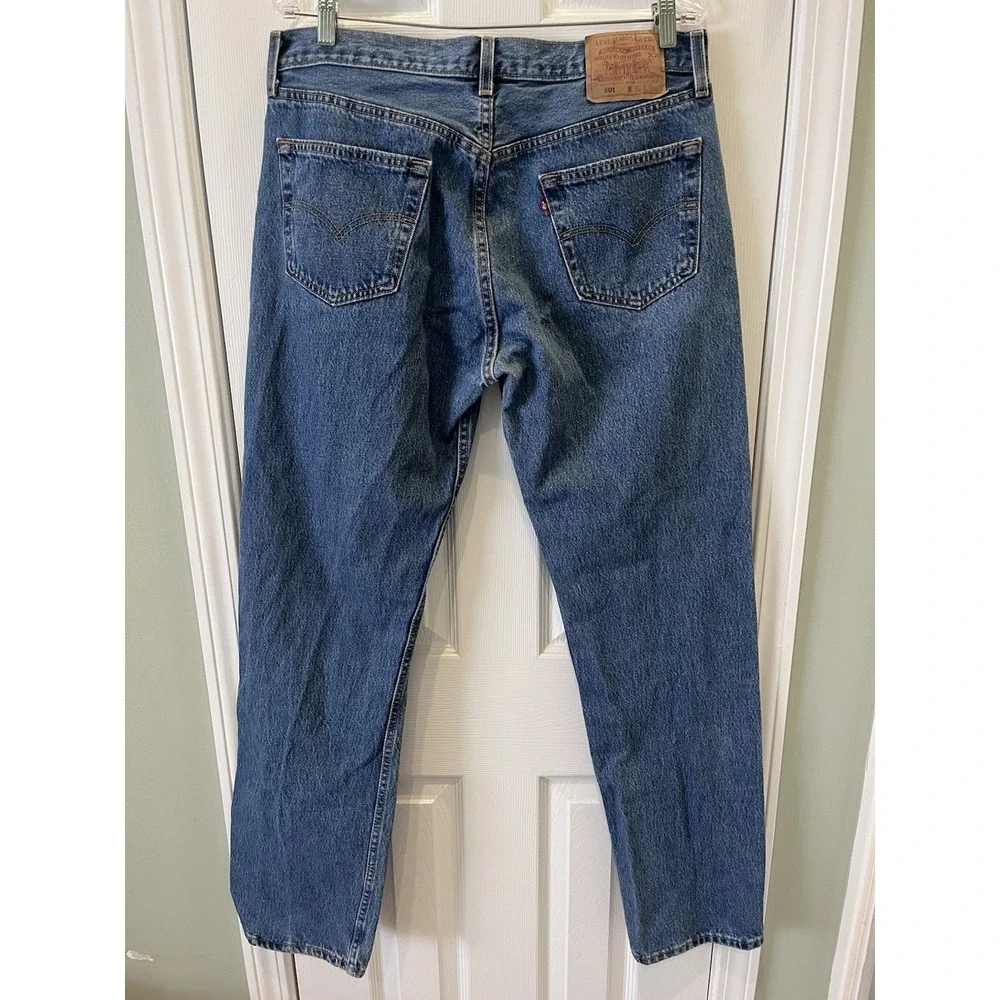 VTG Levis 501XX Jeans Mens 34x34 Med Wash Straight Button Fly Made In USA Y2K
